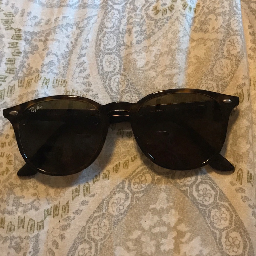 Ray-Ban Sumglasses